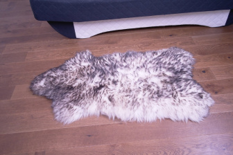 Ovčí kožušina 100% prírodná 126-140 cm muflon čierna