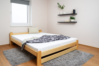 Posteľ z masívu Halle 120 x 200 cm + matrac Optimal 15 cm + rošt ZADARMO