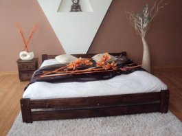 Posteľ masiv Európa - ORECH 120x200 + matrace Vitality + rošt ZADARMO