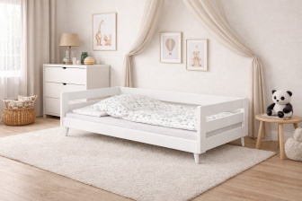 Posteľ z masívu Betka na nohách 200/90 cm - BIELA + rošt ZADARMO